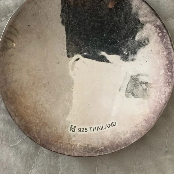 Elegant Black and Silver Pendant Necklace - Picture 3 of 5